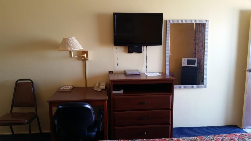Motel Innkeeper Hamel